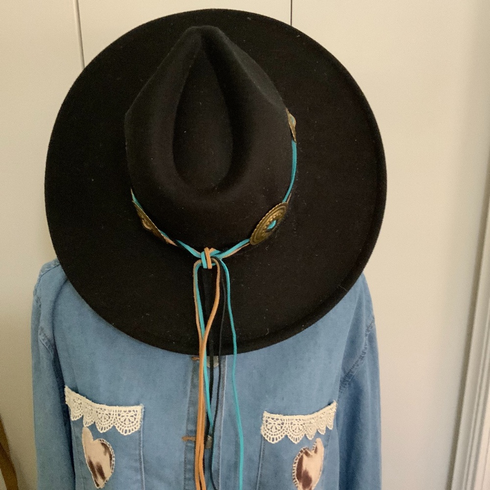 Handmade hat band Tan/black/turquoise leather string with bronze conchos